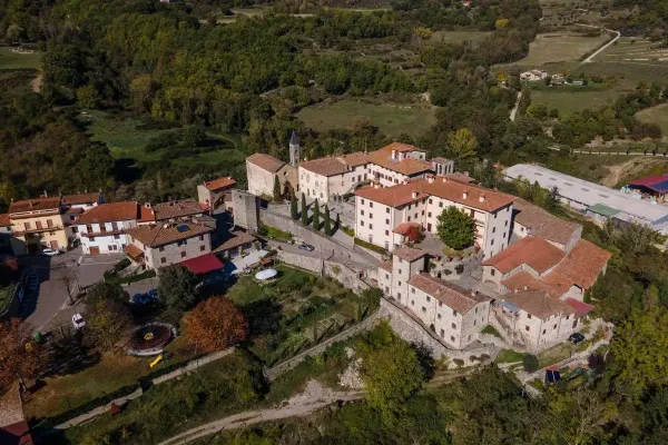 Veduta aerea drone di Castel San Niccolò